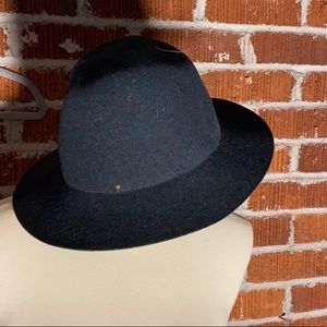 Janessa Leone Hat, medium